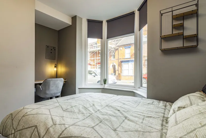 Stylish 6 Bedroom All Ensuite House // 2026/7 - Image 27