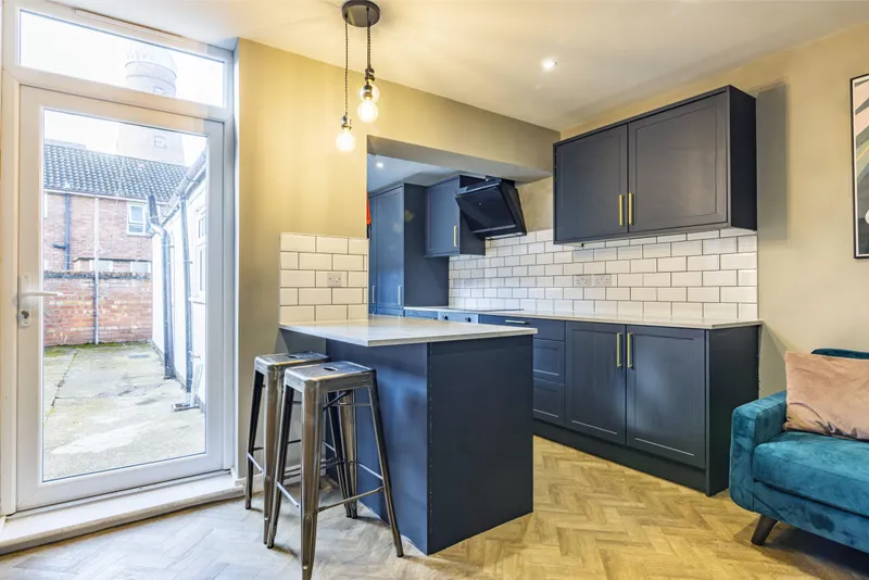 Stylish 6 Bedroom All Ensuite House // 2026/7 - Image 16