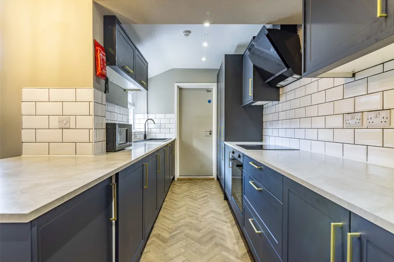 Stylish 6 Bedroom All Ensuite House // 2026/7 - Image 15