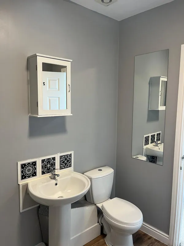 6 Bedroom 3 Bathroom House // 2026/7 - Image 15