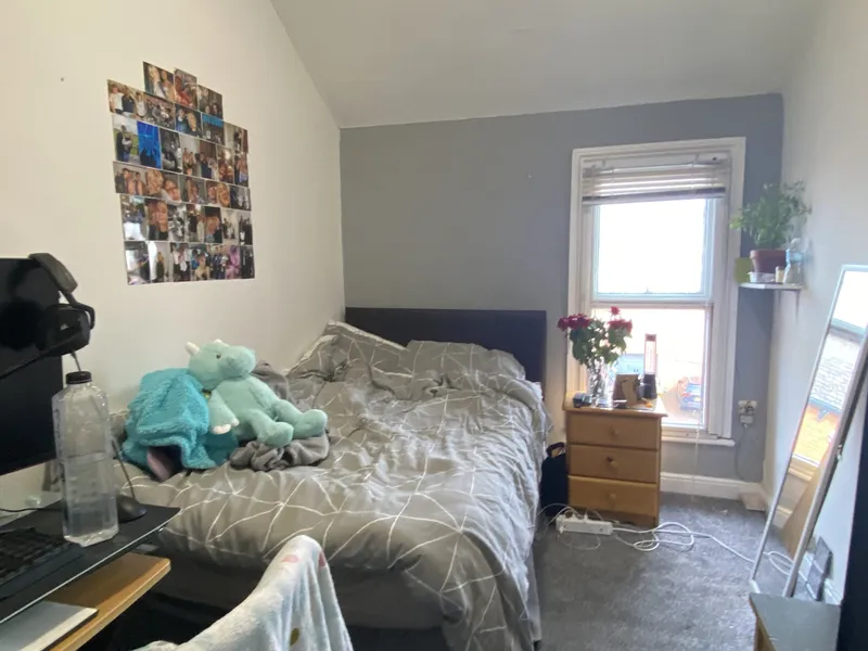 Spacious 6 Bedroom House // 2026/7 - Image 9