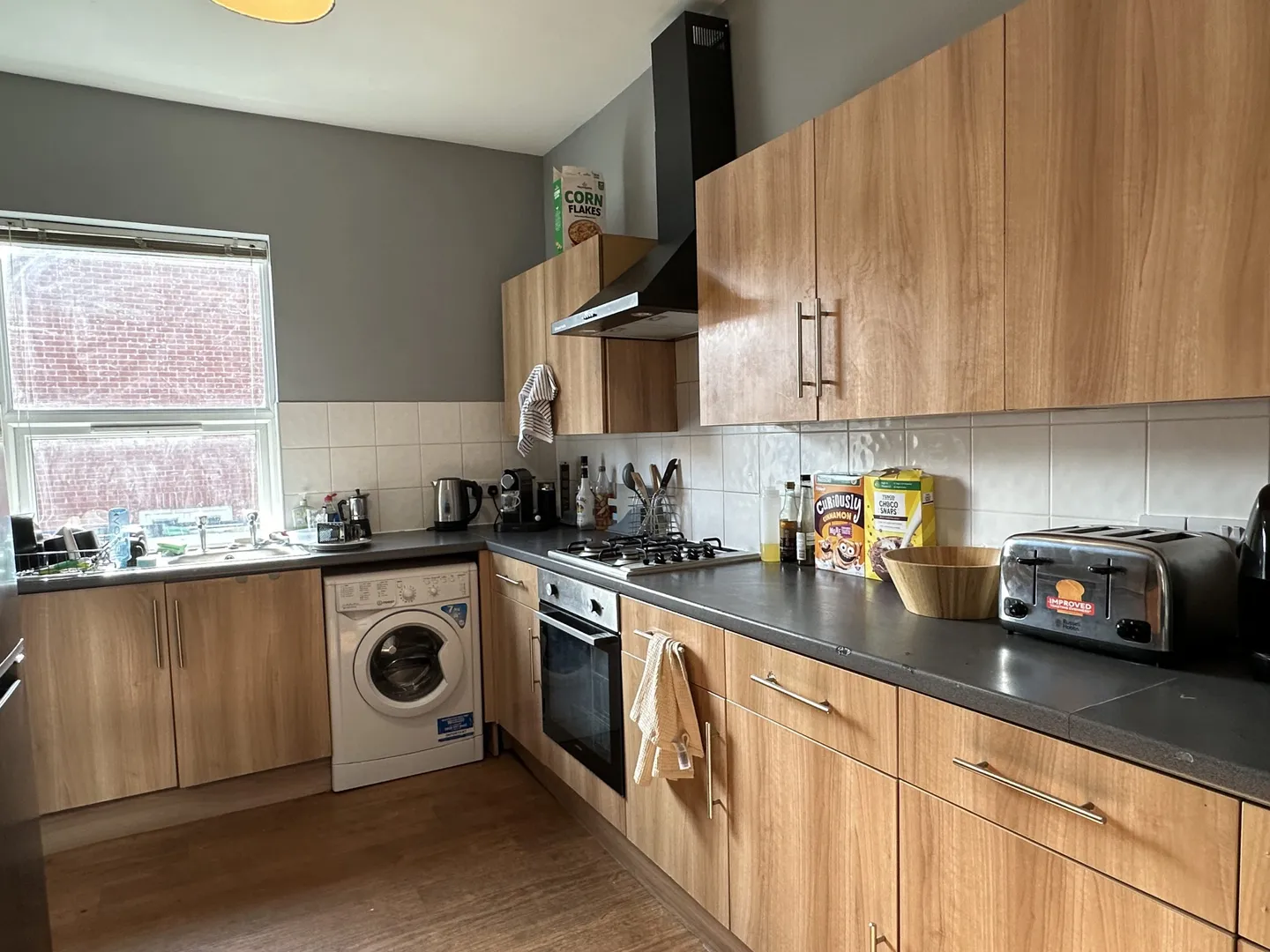 5 Bedroom 3 Bathroom House // 2026/7 - Main Image