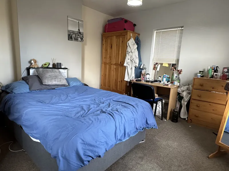 5 Bedroom 3 Bathroom House // 2026/7 - Image 7