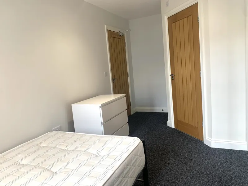 3 BED EN SUITE STUDENT FLAT  // 2026/7 - Image 6