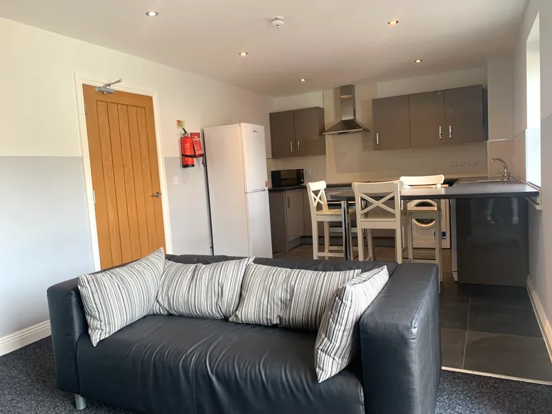 3 BED EN SUITE STUDENT FLAT  // 2026/7 - Image 8