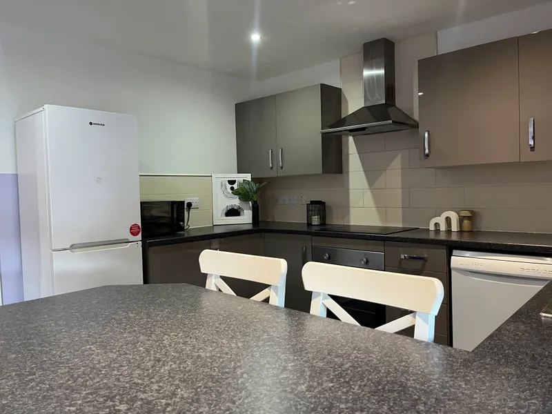 3 BED EN SUITE STUDENT FLAT  // 2026/7 - Image 2