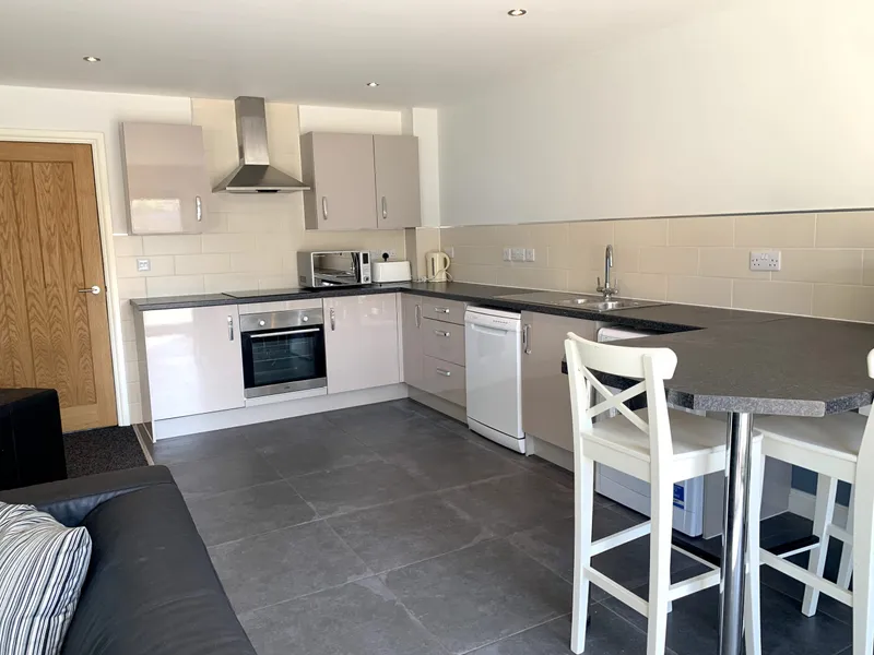 3 BED EN SUITE STUDENT FLAT  // 2026/7 - Image 2