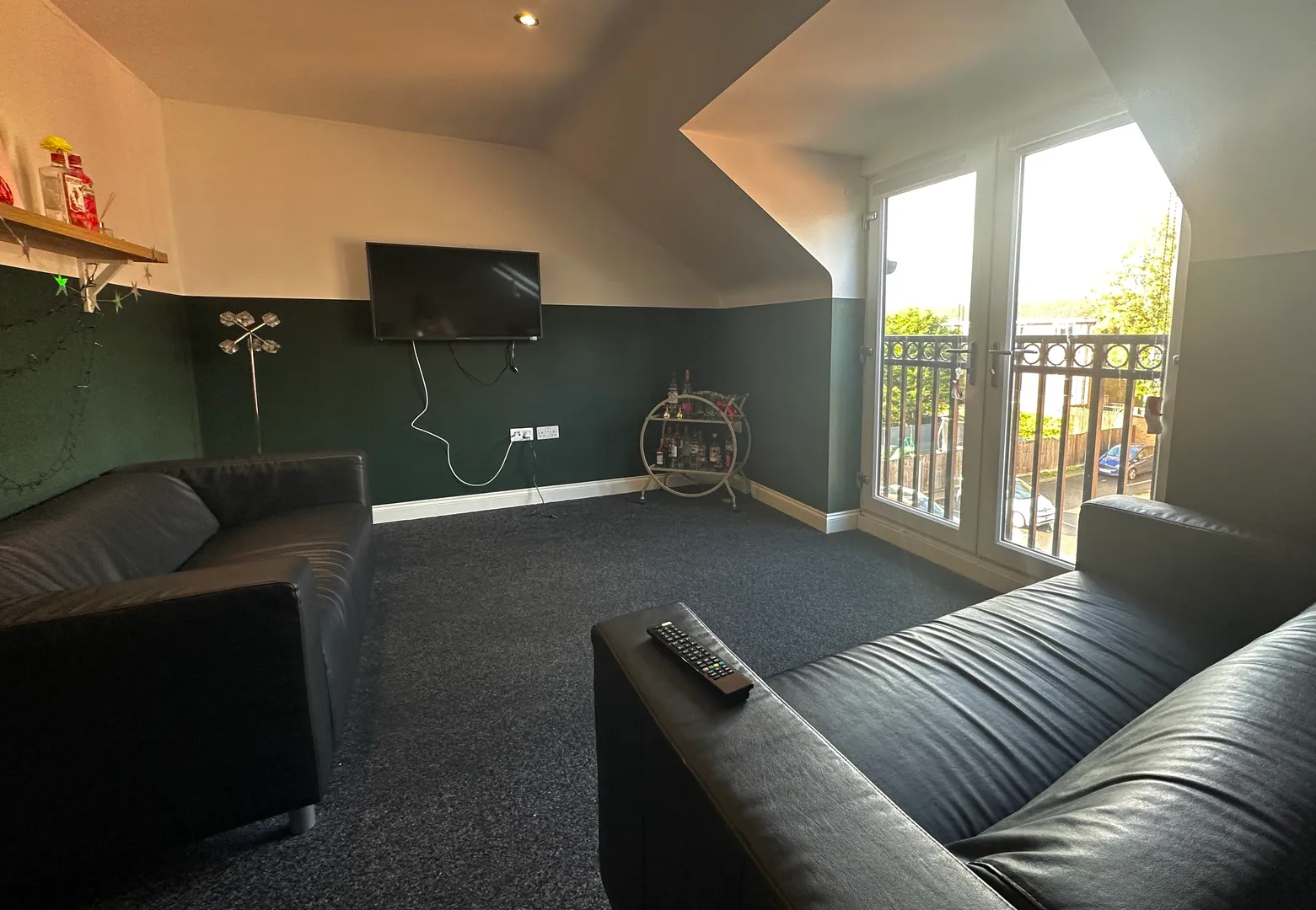 Modern 5 Bedroom Ensuite Apartment // 2026/7 - Main Image