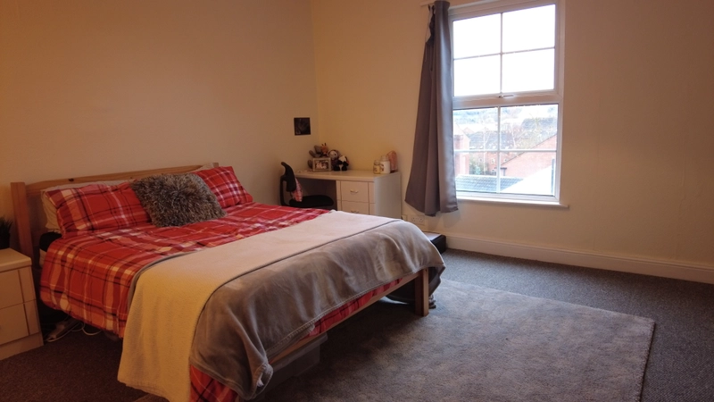 Bills Inclusive - Monks Road - 5 Bed, 2 Bath - Thumbnail 5