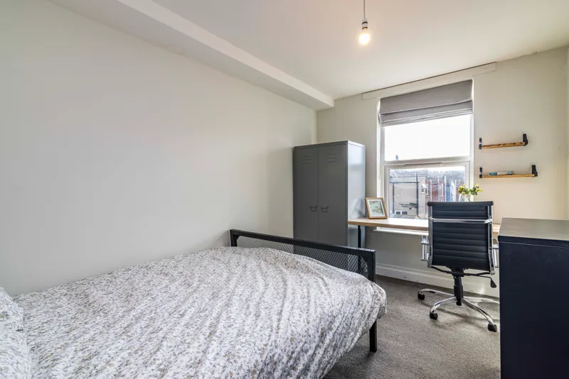 6 Bedroom // Student House // Sept 2026 - Image 21