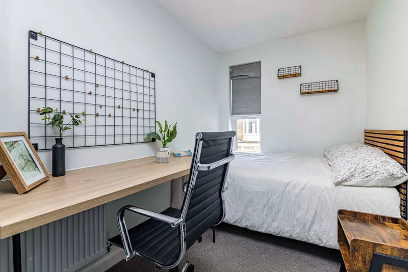 6 Bedroom // Student House // Sept 2026 - Image 2