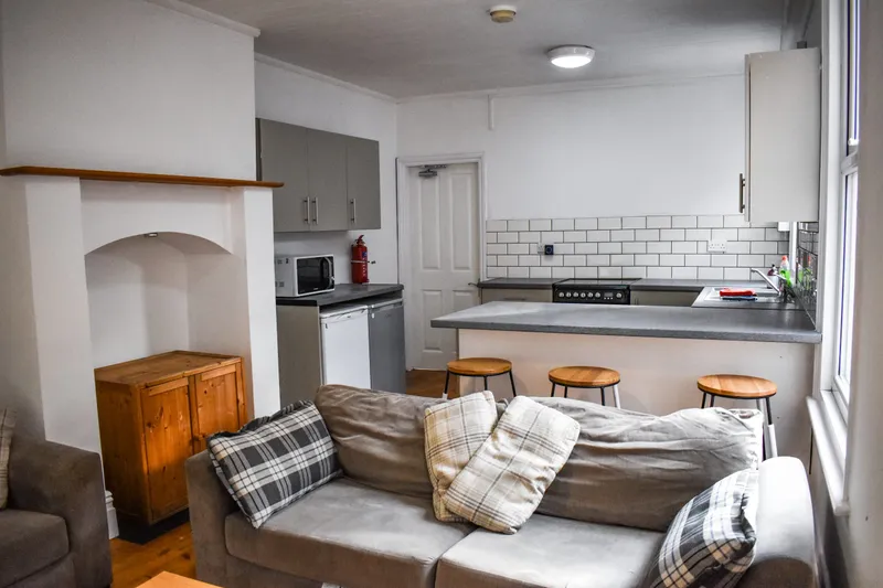 West End // 6 Bed House // SEPT 2026 - Image 8