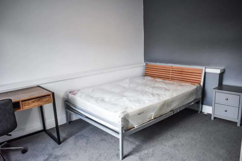 West End // 6 Bed House // SEPT 2026 - Image 14