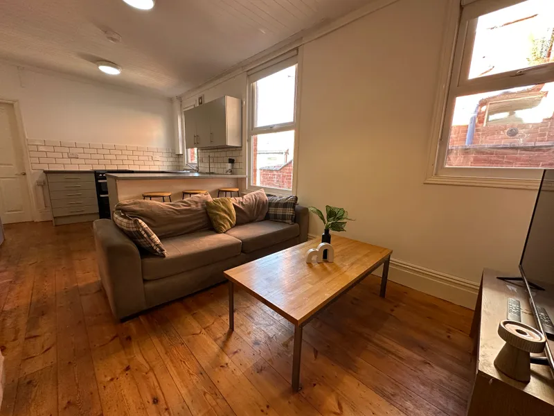 West End // 6 Bed House // SEPT 2026 - Image 6