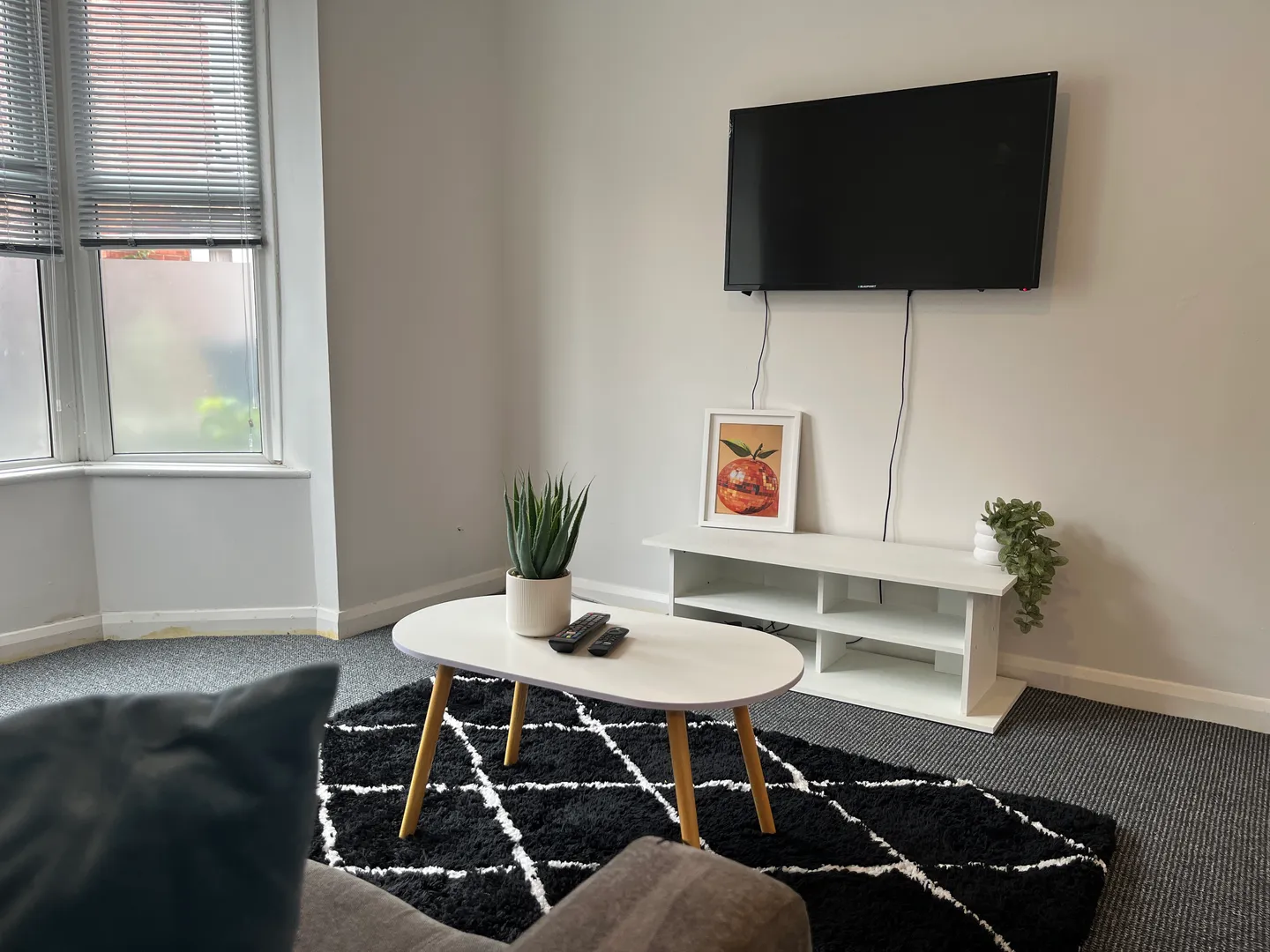 Gaunt St // 2 Bed // JULY 2026 - Image 1