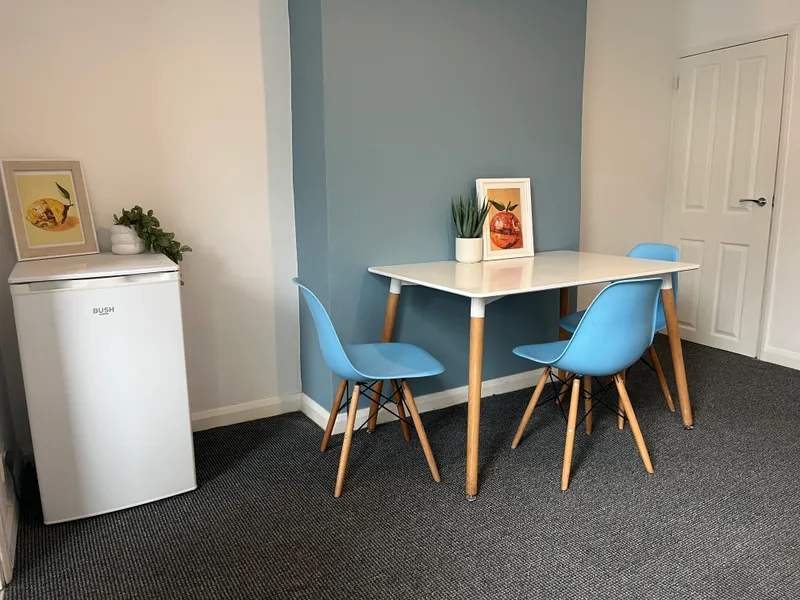 Gaunt St // 2 Bed // JULY 2026 - Image 7