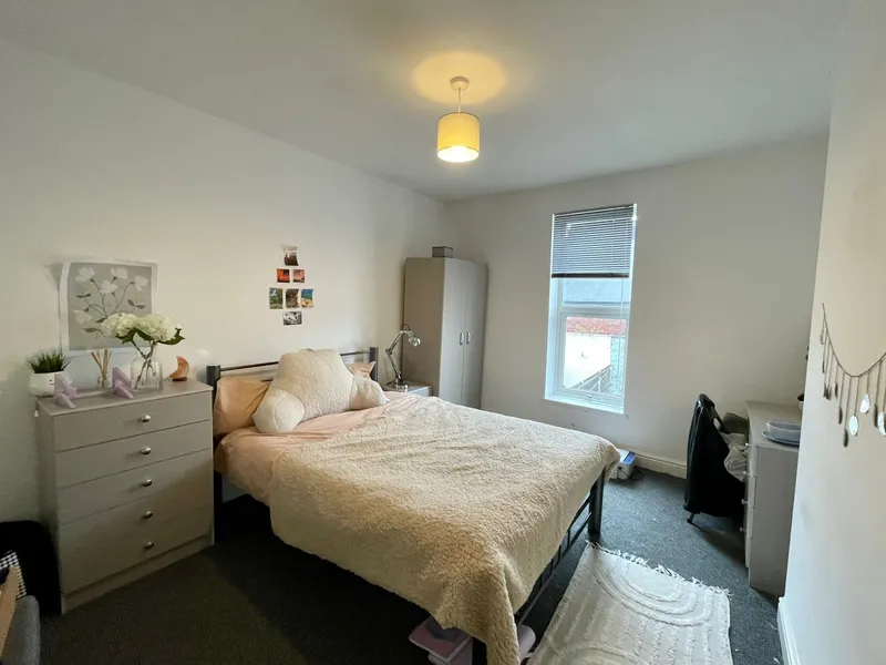 Gaunt St // 2 Bed // JULY 2026 - Image 13
