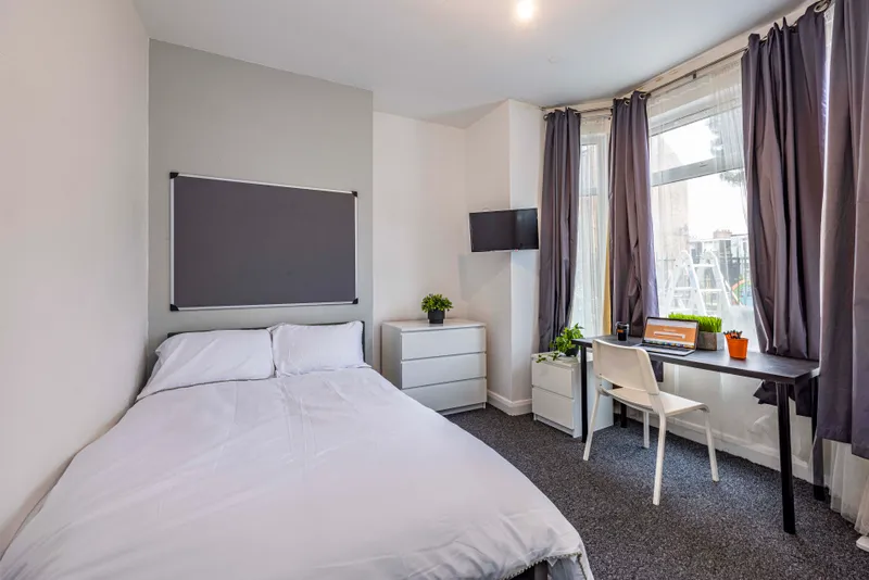 Student House // Rooms Available Now //  Bills Inc - Image 8