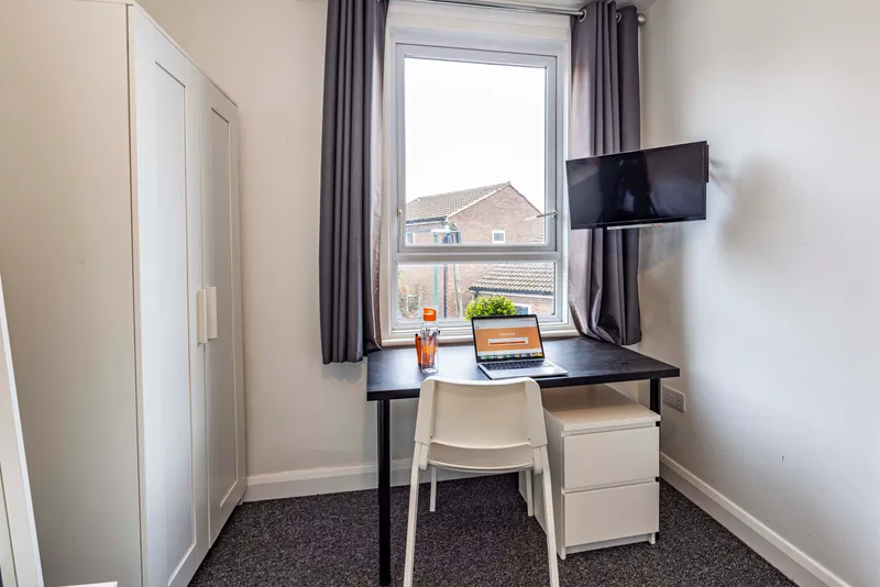 Student House // Rooms Available Now //  Bills Inc - Image 17