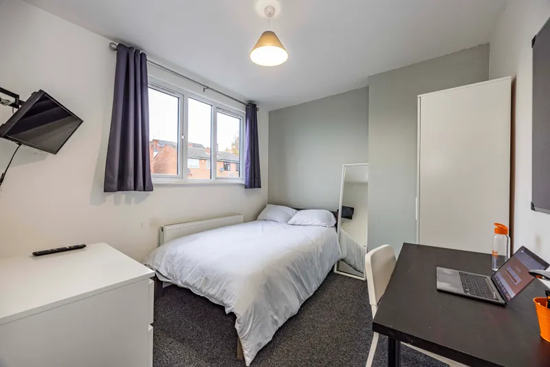 Student House // Rooms Available Now //  Bills Inc - Image 21