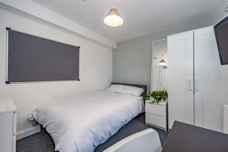 Student House // Rooms Available Now //  Bills Inc - Image 12