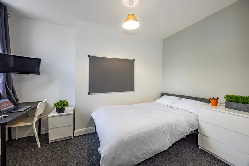 Student House // Rooms Available Now //  Bills Inc - Image 13