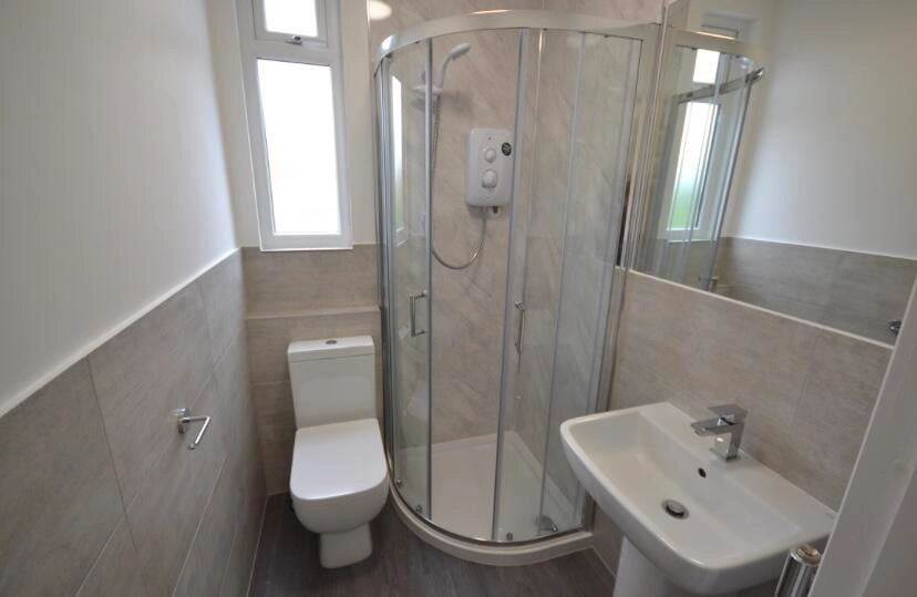 Student House // Rooms Available Now //  Bills Inc - Image 4