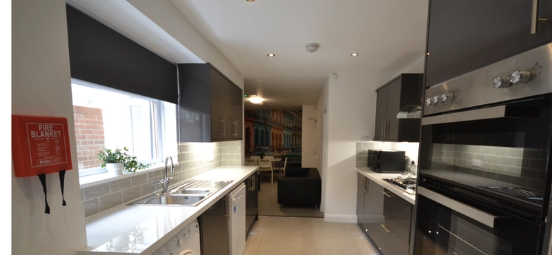 Cranmer Grove: 6 rooms house share. NG3 4HE - Thumbnail 11