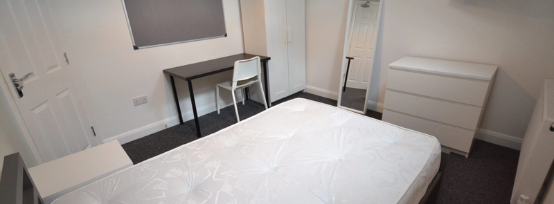 Cranmer Grove: 6 rooms NG3 4HE - Thumbnail 3