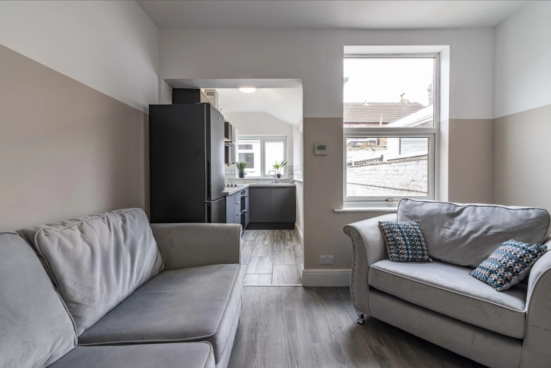 13 Florence Street - Thumbnail 16