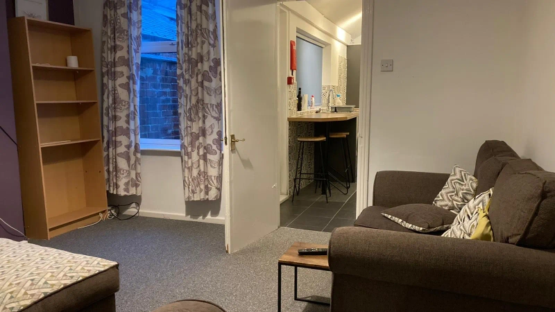 Abbot Street – 5 Bed - Thumbnail 2