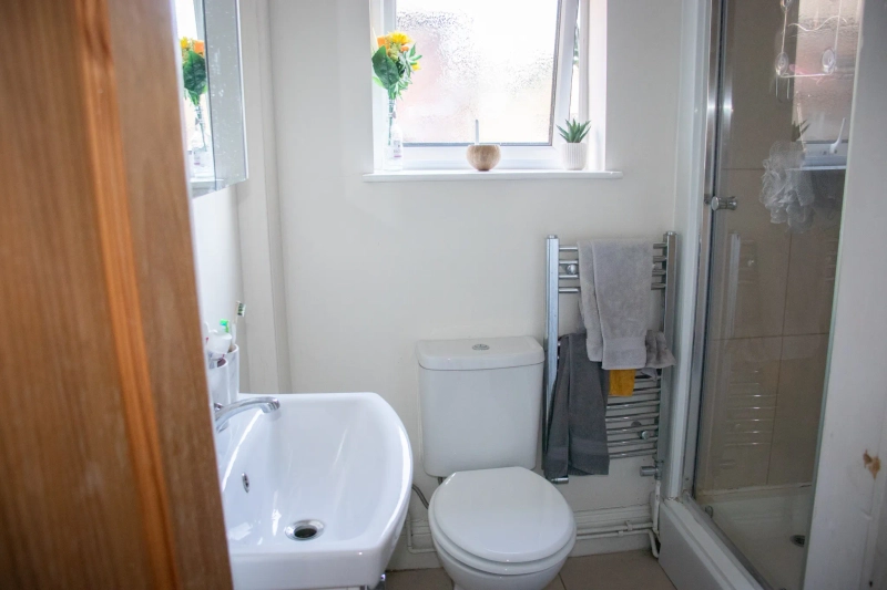 38 Boultham Avenue, LN5 7XZ - 5 BED - Thumbnail 8