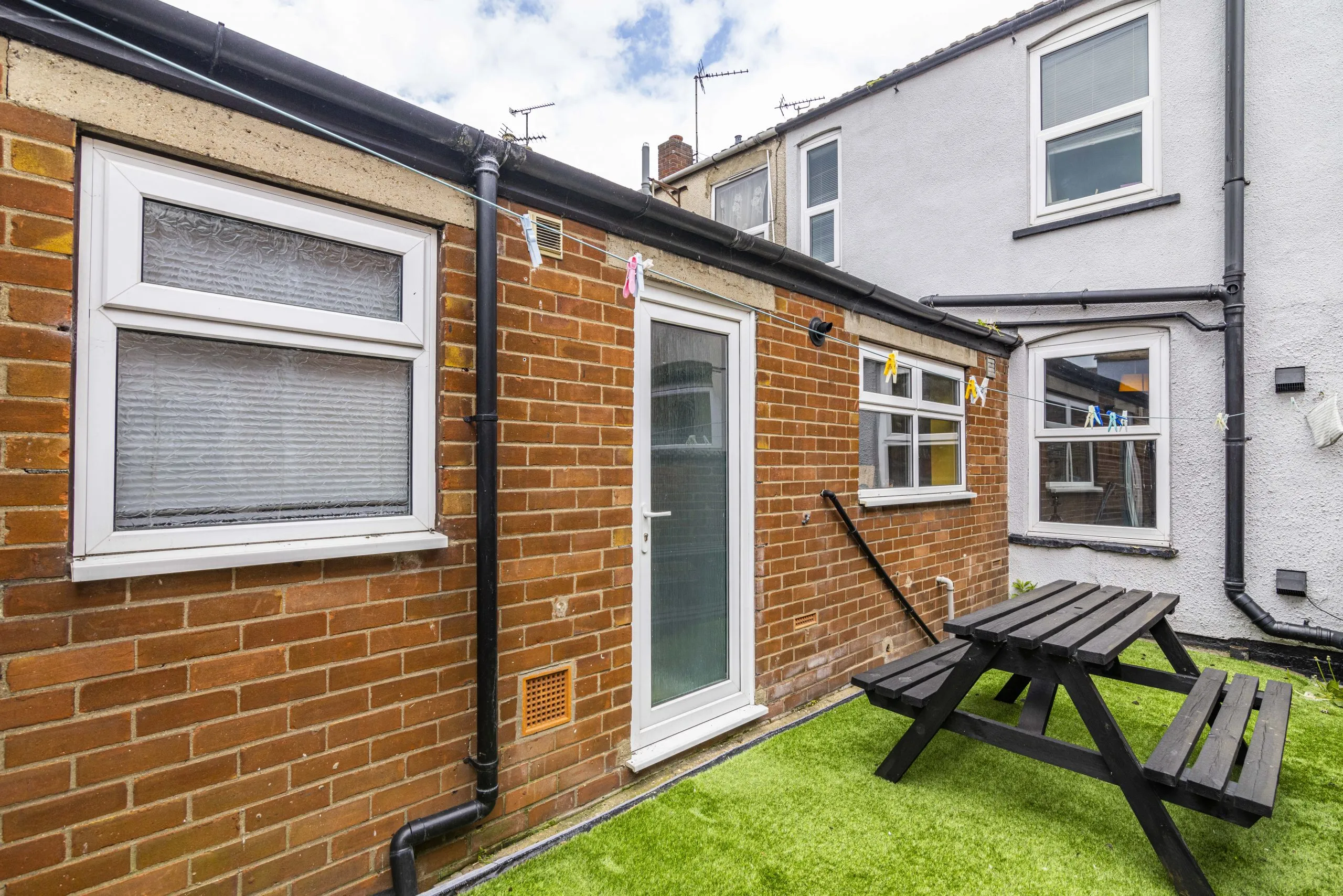 42 Kesteven Street - 4 bed - Image 1