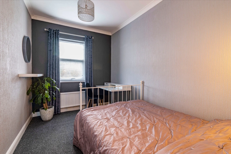 54 Kesteven Street - 4 Bed - BEDROOM 2 AVAILABLE NOW! - Thumbnail 4