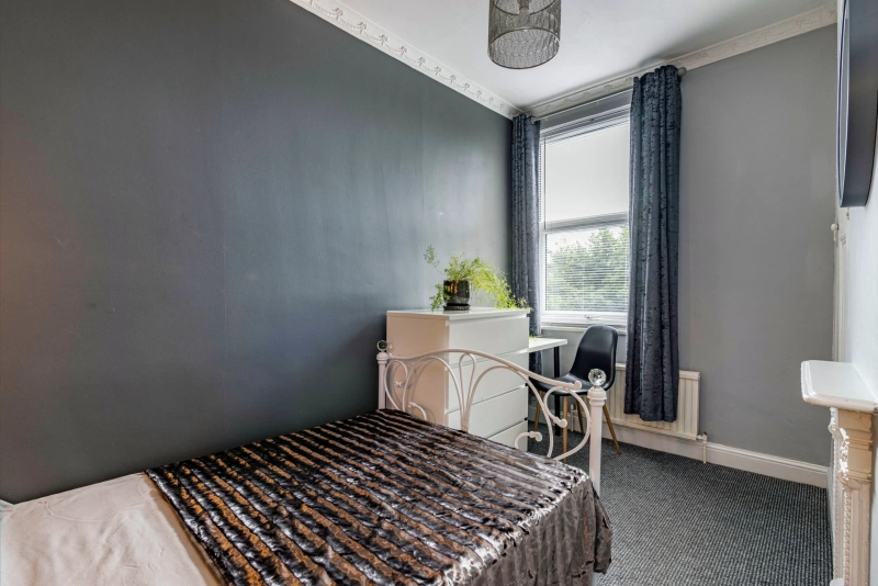 54 Kesteven Street - 4 Bed - BEDROOM 2 AVAILABLE NOW! - Thumbnail 13