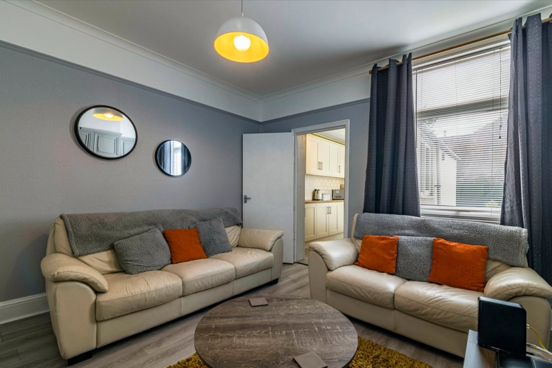 54 Kesteven Street - 4 Bed - BEDROOM 2 AVAILABLE NOW! - Thumbnail 3