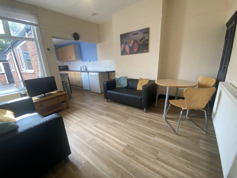 Student House: Sincil Bank - 3 Bed, 2 Bath - Thumbnail 8