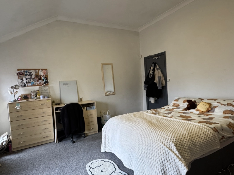 Portland Street - 4 Bed - Thumbnail 7
