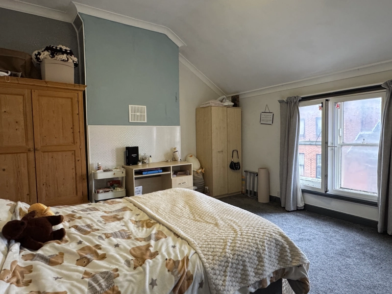 Portland Street - 4 Bed - Thumbnail 11