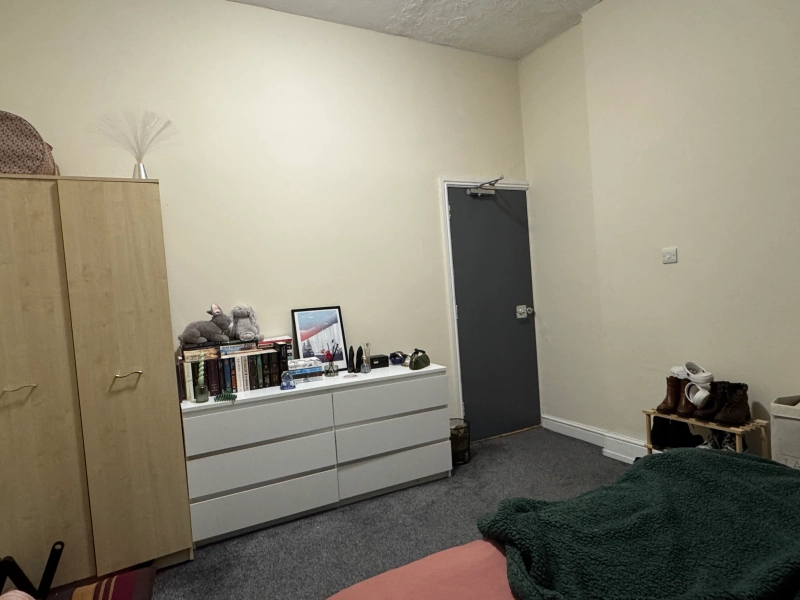 Portland Street - 4 Bed - Thumbnail 9