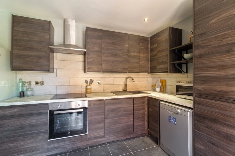 Modern 6-Bed Ensuite Student Property! - Thumbnail 2
