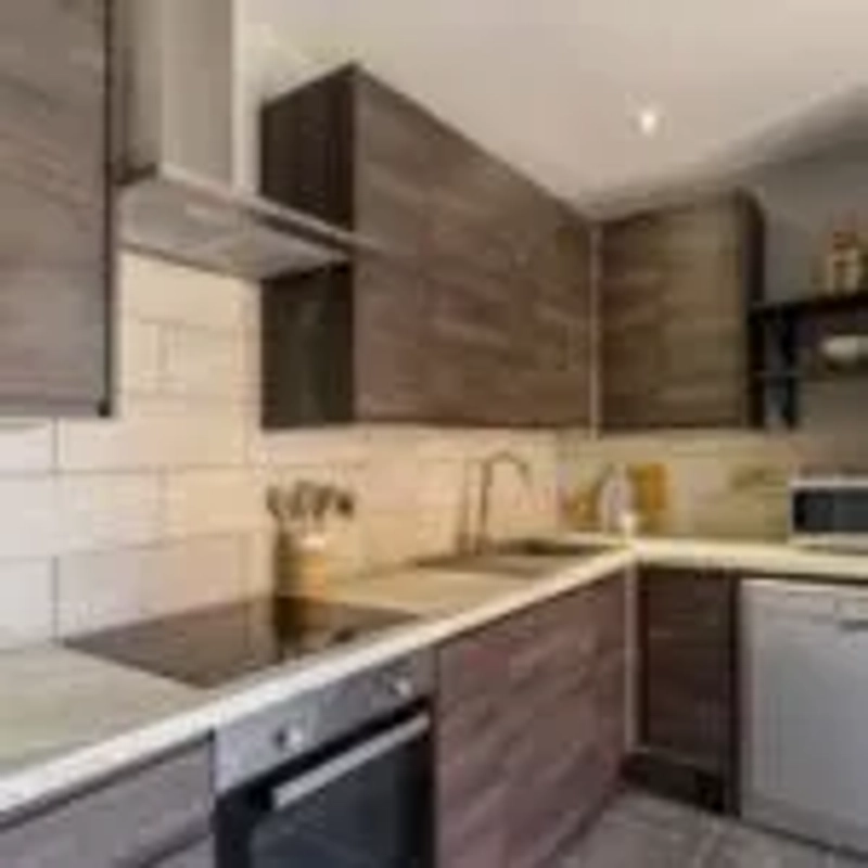Modern 6-Bed Ensuite Student Property -All Bills Included! - Thumbnail 4