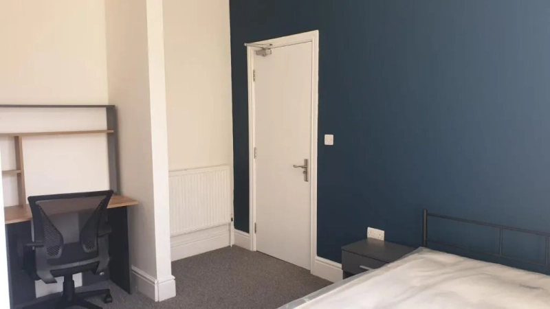 8 Albert Crescent–5-Bed5-Bath with All Bills Included - Thumbnail 19