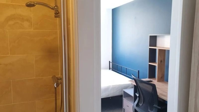 8 Albert Crescent–5-Bed5-Bath with All Bills Included - Thumbnail 26