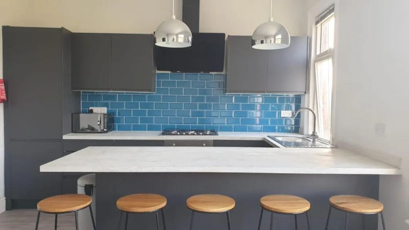 8 Albert Crescent–5-Bed5-Bath with All Bills Included - Thumbnail 11