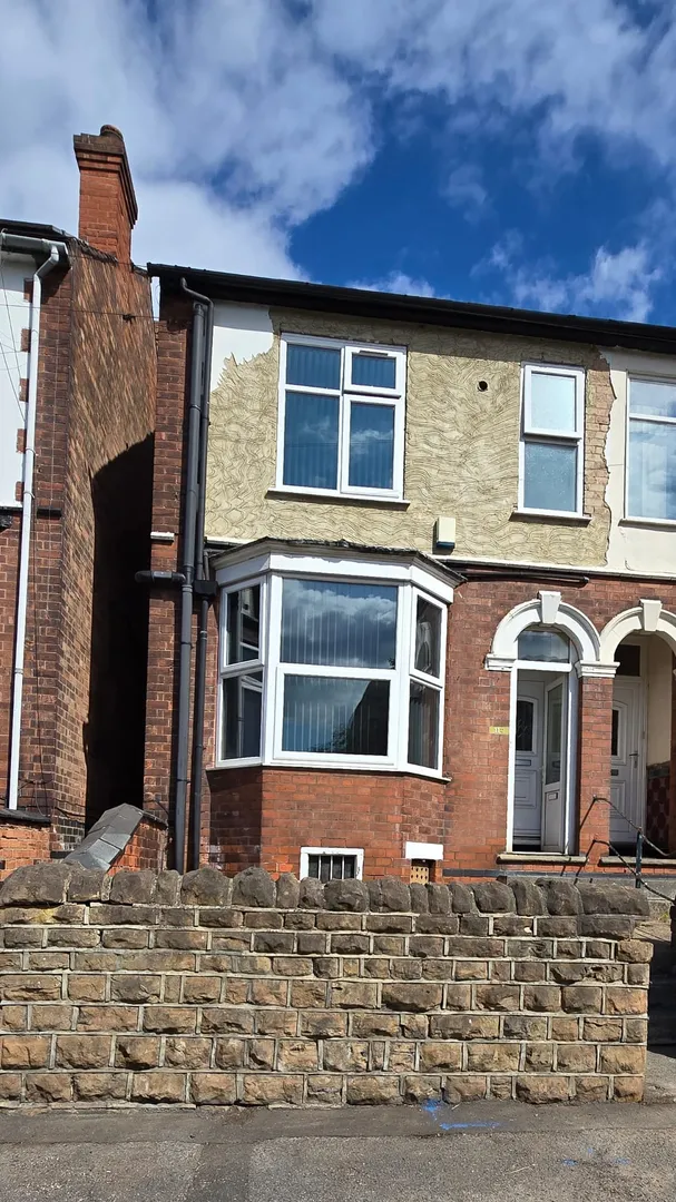 112 Lenton Boulevard // 7 Bed Student House NG7 2BZ - Image 1