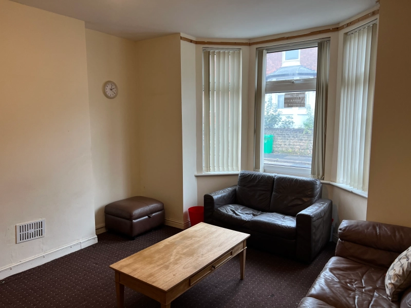 Lenton: House share  - Bute Avenue (Available now) - Thumbnail 3
