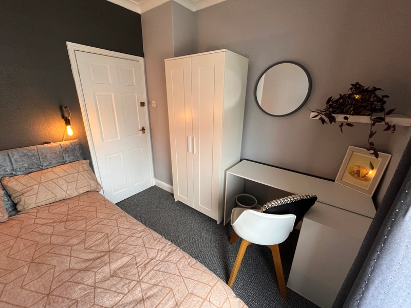 Kesteven Street - 4 Bed - Thumbnail 4