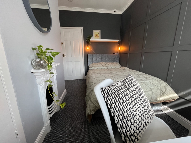 Kesteven Street - 4 Bed - Thumbnail 1
