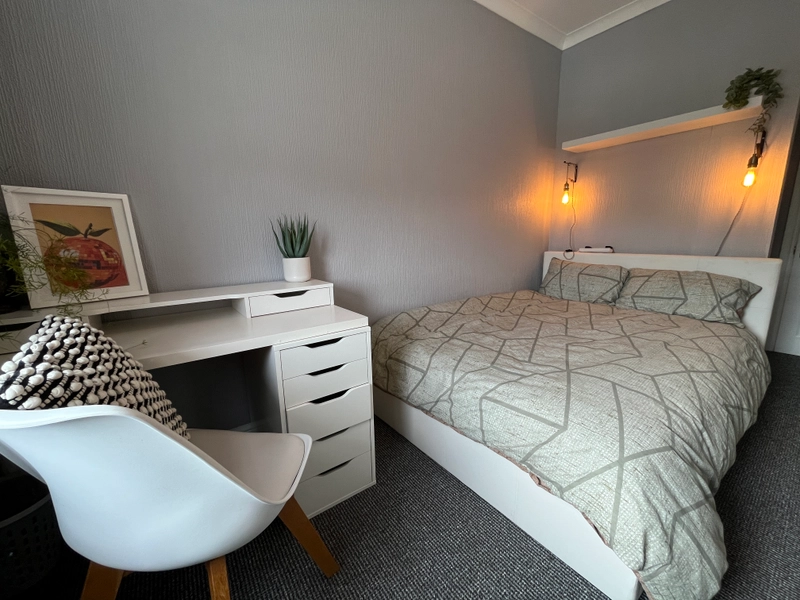 Kesteven Street - 4 Bed - Thumbnail 16